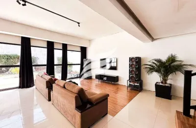 Sobrado maravilhoso com 03 quartos e terraço no bairro concórdia