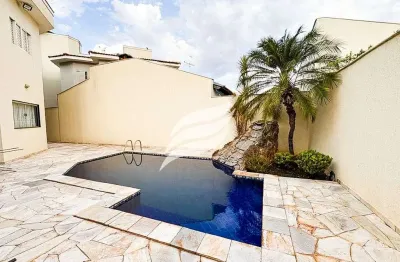 Casa com piscina à venda no condomínio serra dourada