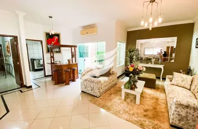 Casa com 3 quartos à venda na Rua Professor Luiz Bento da Rocha, 02, Ipanema, Araçatuba
