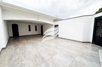 Casa grande com edícula completa à venda próxima ao supermercado amigão