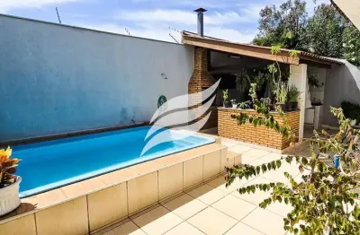 Casa com 03 quartos e piscina à venda no bairro jardim nova york