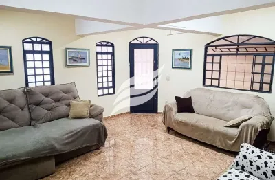 Casa com 3 quartos à venda na Rua Bahia, 1, Vila Mendonça, Araçatuba