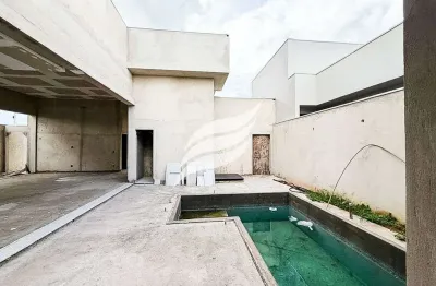 Casa em obras com 03 suítes e piscina à venda no condomínio quinta do ipê