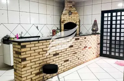 Casa à venda no bairro Conjunto Habitacional José Saran em Araçatuba/SP