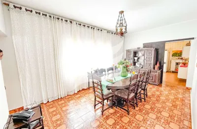 Casa com 3 quartos à venda na Rua Coelho Neto, Jardim Brasília, Araçatuba