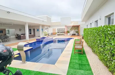 Linda casa 03 suítes e com piscina à venda no Bairro Concórdia 1, Araçatuba/SP