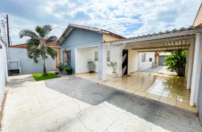 Casa com 3 quartos à venda na Rua Emília Santos, TV, Araçatuba