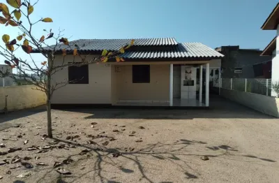 Casa com 2 quartos à venda na Avenida Getúlio Vargas, 432, Golfinho, Balneário Arroio do Silva