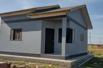 Casa para assumir financiamento 01 dormitório 01 banheiro sala e cozinha integradas  terreno 300 m²