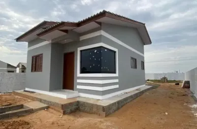 Casa à venda, com: 03 dormitórios c/suíte 01 banheiro` área de serviço espaço para ampliação de área gourmet e edícula casa toda murada com 1,80 de altura terreno 300 m²