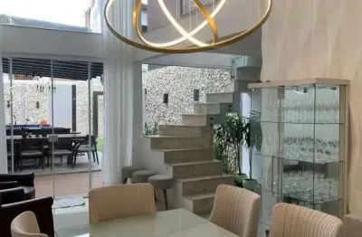 Casa duplex em piatã, casa solta, com 5/4, reformada, com piscina, pronta para morar