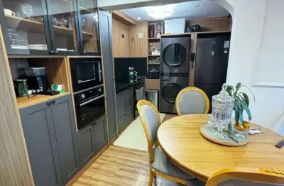 Apartamento na vila matilde, 2 dormitórios, finamente decorado, com armários planejados, ventilado, vista livre e home office.