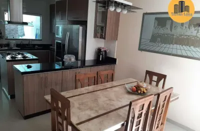 Sobrado com 3 suites na vila rio branco, toda reformada, com vaga para 4 carros, com móveis planejados.