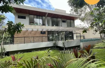 Casa alto padrão em praia do forte, com 4/4, toda reformada, com piscina privativa.