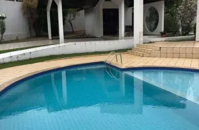 Casa para vender com 4 quartos 3 suítes no bairro quintas do calhau.