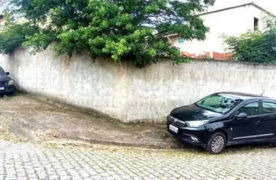 Terreno de esquina com rgi condomínio fechado/bairro jardim letícia