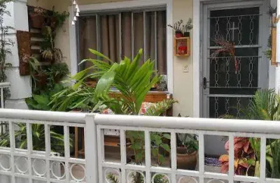 Casa em condomínio/2 quartos/ estrada do cabuçu/500 metros do rio da prata/ aceita financiamento.