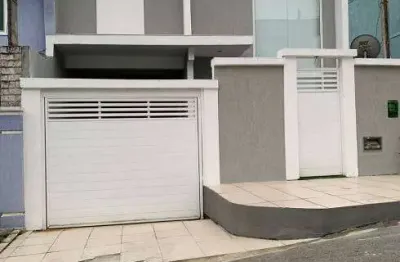 Casa de 3 quartos em condomínio; casa com 3 quartos na estrada do mendanha, campo grande rj.