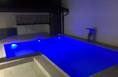 Linda casa, próximo ao park shopping, em excelente bairro!