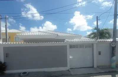 Lindíssima casa linear, primeira locação em condomínio!