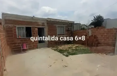 Casa no caminho do partido - condomínio fechado! 2 quartos e quintal enorme
