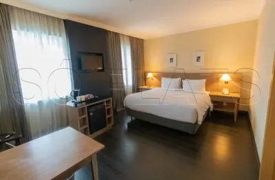 Flat no radisson berrini disponivel para locação com 29m² contendo 1 dormitório e 1 vaga de garagem.