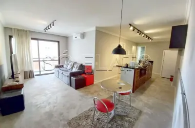 Apto contendo 2 dorms e 2 vagas com boa localização próx da av. faria lima, disponível para locação.