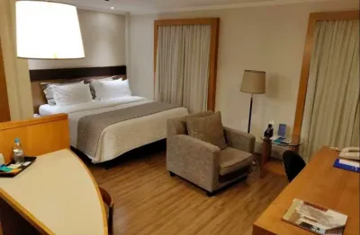 A uma quadra da avenida faria lima e fácil acesso à marginal pinheiros.