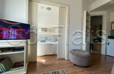 Flat mobiliado disponível para venda com 28m², 1 dormitório e 1 vaga de garagem