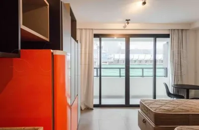 Flat entre Moema e Vila Olímpia, próximo a Av. Santo Amaro do lado da faculdade INSPER.