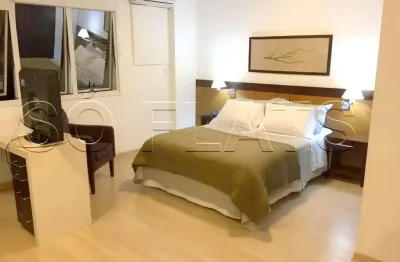 Flat lindo no quality alphaville com 1 dormitório e 1 vaga de garagem, disponível para locação.