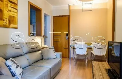 Flat amplo com cômodos separados entre a Av. Berrini e Marg Pinheiros, com 02 dorms e cozinha.