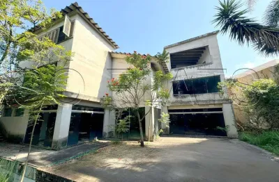 Casa alto padrão no morumbi disponível para venda com 784m², 5 dormitórios e 4 vagas