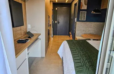 Studio Estilo Chácara Santo Antônio, disponível para locação contendo 27m² e 1 dormitório.