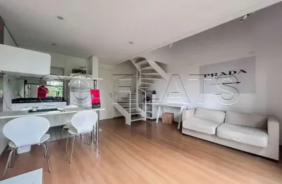 Flat no urbano duplex disponível para locação, contendo 45m², 1 dormitório e 1 vaga de garagem.