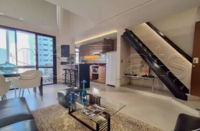 Apto estilo duplex com 01 dormitório na av jamaris, próximo ao metrô moema, disponível para locação.