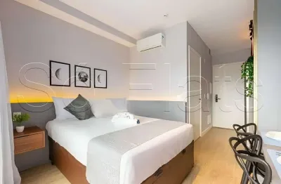 Studio muito bem localizado ao lado da av. santo amaro, disponível para locação.