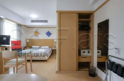 Flat disponível para locação prox a av. paulista, rua da consolação, metrô e corredor de ônibus.