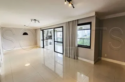 Apartamento alto padrão 210m² com 3 suítes e 4 vagas na Granja Julieta