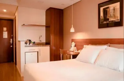 Flat com 1 quarto à venda na Rua Desembargador Motta, 2044, Centro, Curitiba