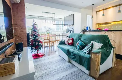 Apartamento mobiliado 84m² à venda em Pinheiros na Av. Eusébio Matoso com 2 vagas