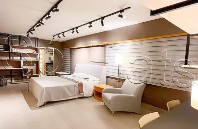 Flat no Sol Alphaville com 43m², 1 dormitório e 1 vaga de garagem, disponível para locação.