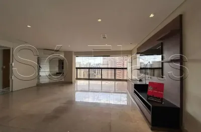 Apto disponível para locação em Moema com 03 dorms excelente localização 2 vagas de garagem.