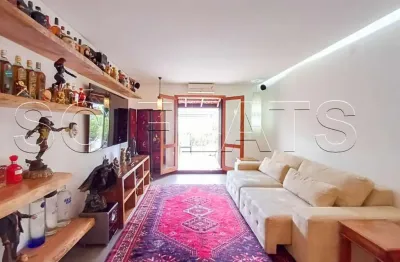 Casa mobiliada à venda 150m² no Campo Belo com suíte closet sauna e 2 vagas