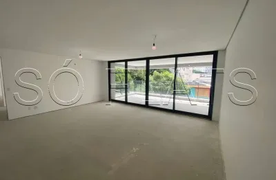 Alto padrão em Moema | 189m² com 4 dormitórios, varanda ampla e 3 vagas perto do metrô