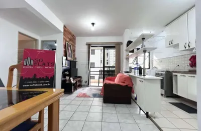 Flat mobiliado com vaga de garagem cozinha completa com geladeira grande ideal para sua hospedagem.