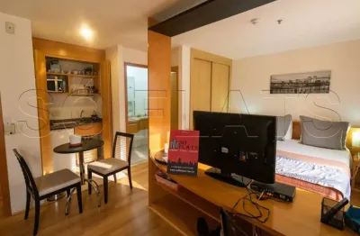 Flat mobiliado com lavanderia coletiva no prédio, com 1 dormitório.