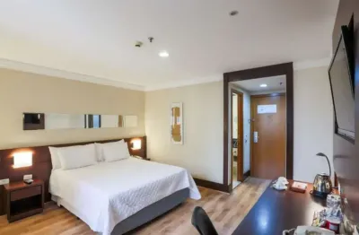 Flat com 1 quarto para alugar na Rua Vieira de Morais, 1960, Chácara Santo Antônio, São Paulo