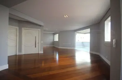 Apartamento cobertura com 03 suítes, 244m² em moema