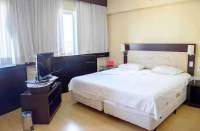 Flat para locação com 28m², 1 dormitório ew 1 vaga de garagem.